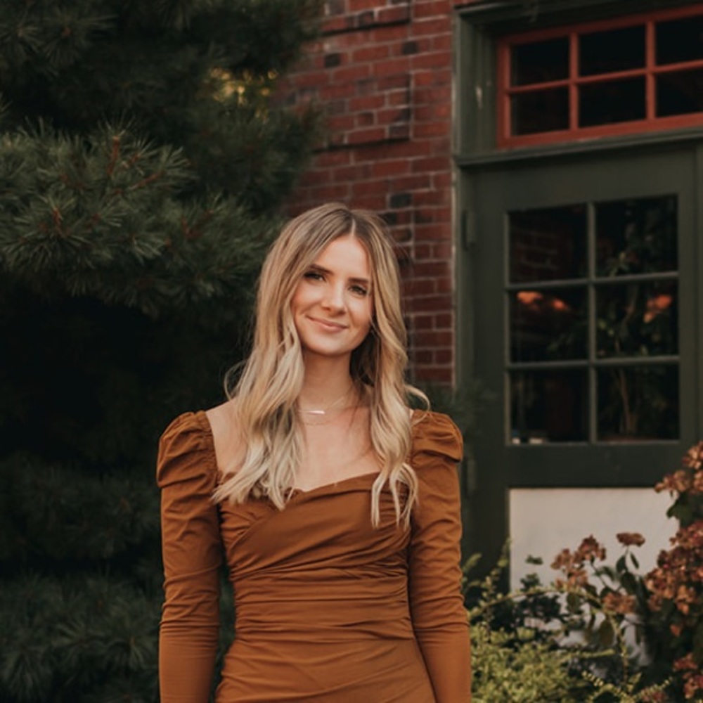 Meet your Posher, Lana